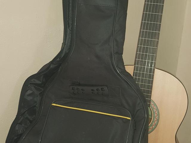 Guitarra yamaha