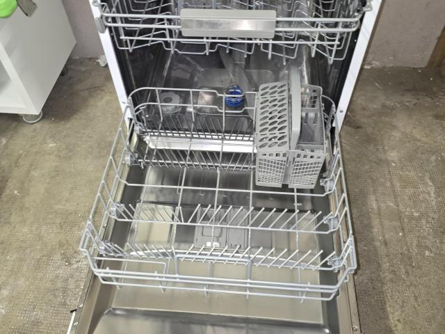 LAVAVAJILLAS MIDEA EN PERFECTO ESTADO
