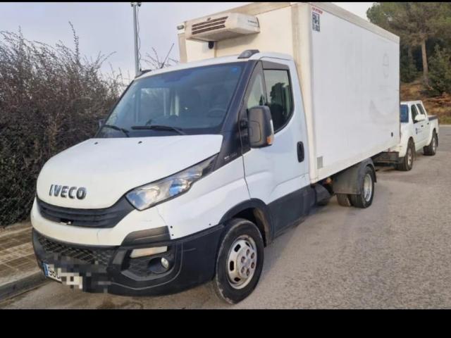 Se vende iveco isotermica 2017