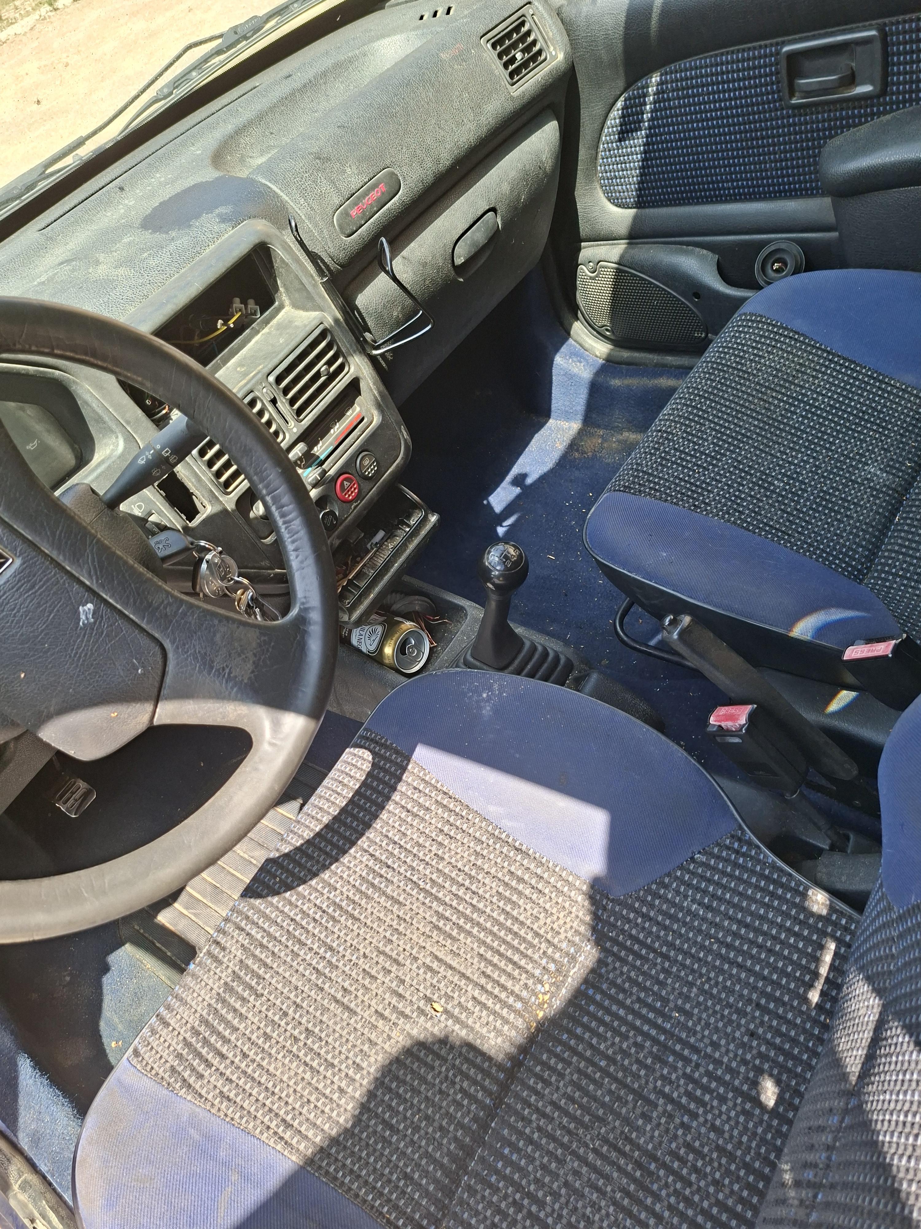 Peugeot 106