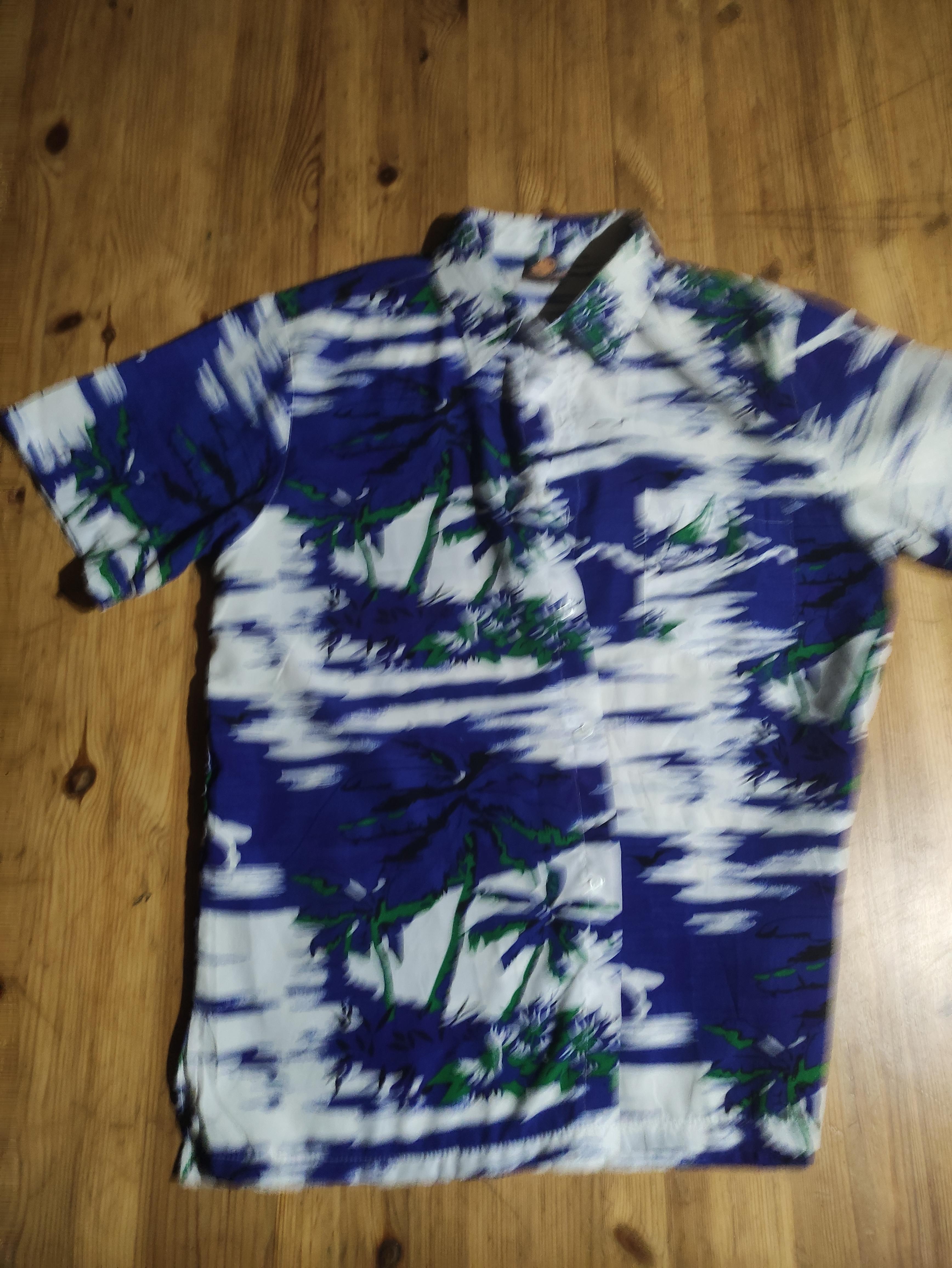 Camisa de palmeras